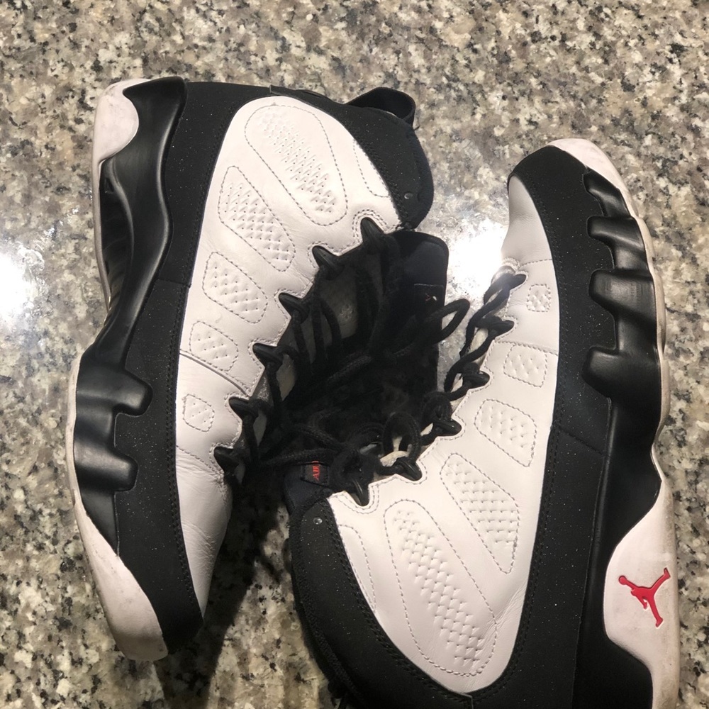 Air Jordan Playoff 9’s
